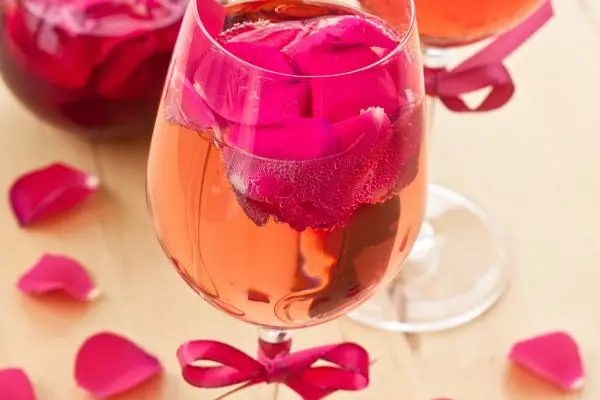 Rose-royale-600x400